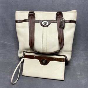 Coach Hampton Handbag White Luxury Pebbled Leather Turnlock Tote Bag with F13959